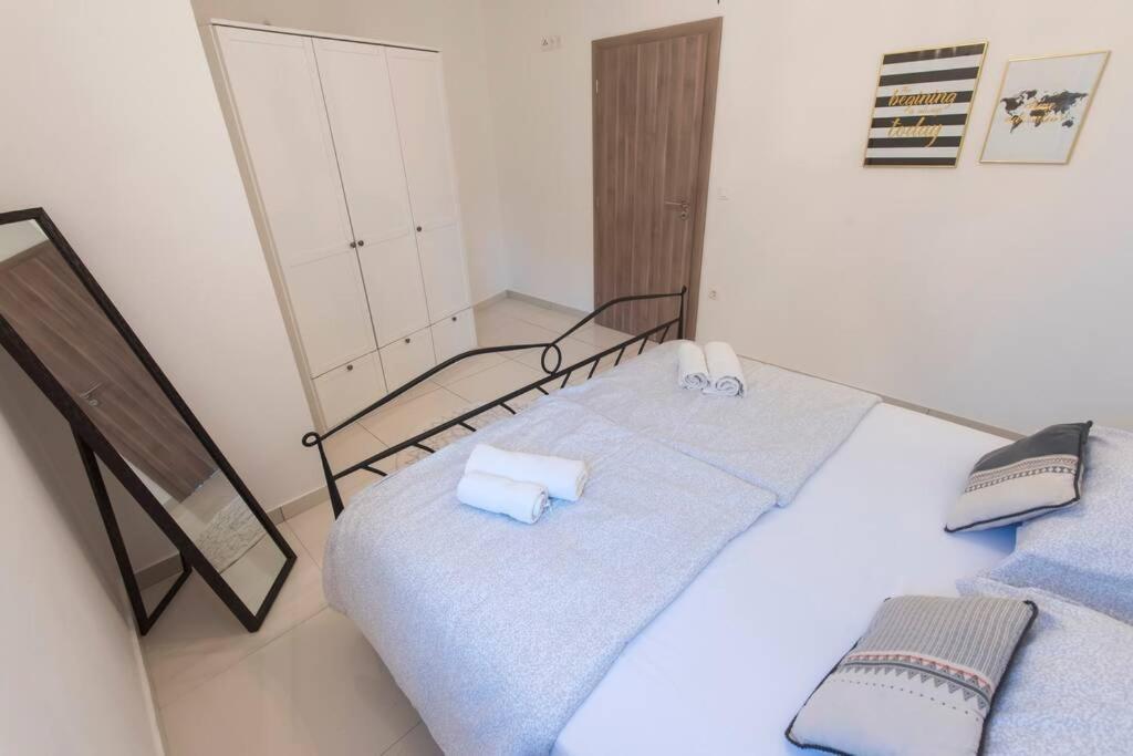 Апартаменты Apartman M&S 1 Kali, Otok Ugljan Экстерьер фото